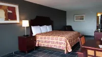 Express Inn & Suites - 5 Miles from St Petersburg Clearwater Airport