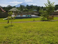 Rafiki Retreat Hotels in Arumeru