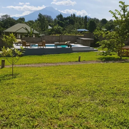 Rafiki Retreat Hotels in Arumeru