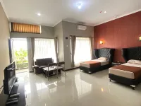Green Patriot Resort Hotels near Rumah Makan Cibiuk