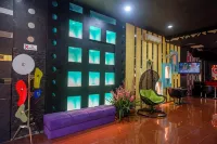 Sans Hotel International Surabaya Hotels in Gubeng