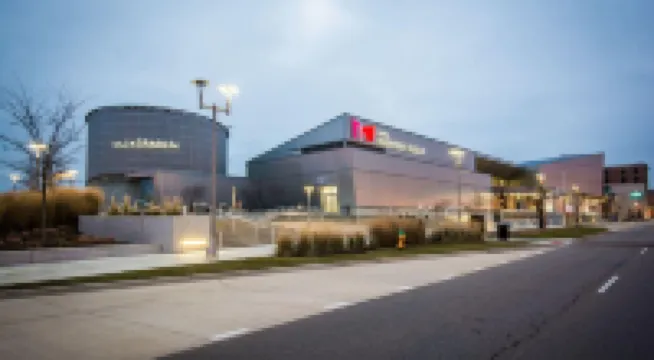 Holiday Inn Express & Suites MORTON PEORIA AREA by IHG - parking