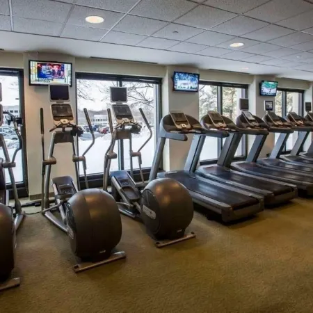 DoubleTree Suites by Hilton & Conference Center Chicago - Downers Grove