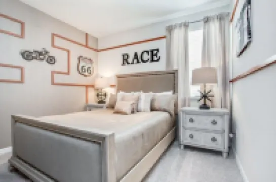 1504 New Luxury 6 Bed with Pool/Spa 6 Bedroom Villa by RedAwning Hotels in 