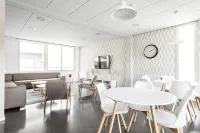 Residencia Universitaria Resa Campus del Mar - Apartemen