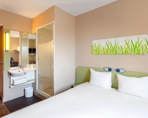 ibis budget London Hounslow Hotels near Riverside Venue