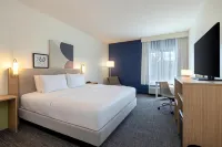Spark by Hilton Hammond Hotels in Springfield