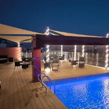 Carnelian Muscat - Airport Hotel