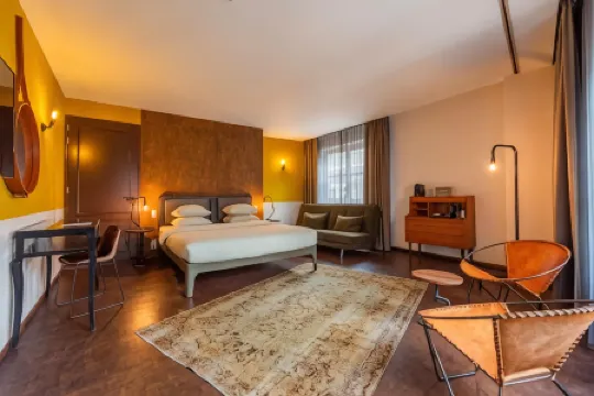 โฮเทล V เนสไพลน์