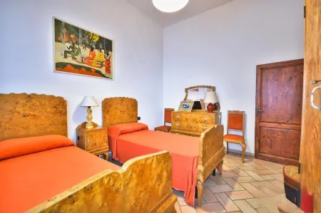 Podere "Il frassino" with swimming pool