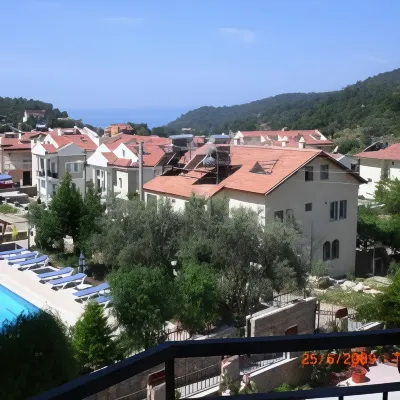 ريد روز هوتل بالقرب من الفندق Photos