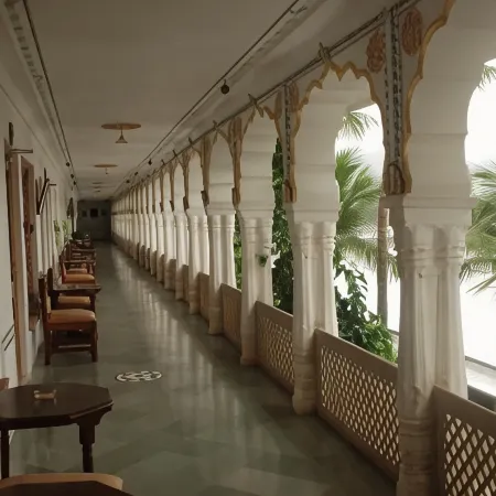 Hotel Pushkar Palace