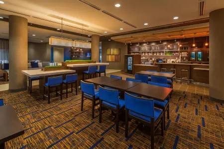 Courtyard Reno Downtown/Riverfront Отели рядом с достопримечательностью «Reno Events Center»