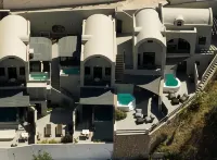 Black Diamond Suites Hotels near Akrotiri Santorini Venetian Castle