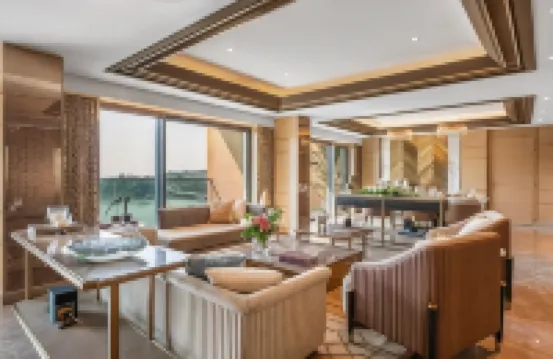 波泰爾的塔吉湖畔