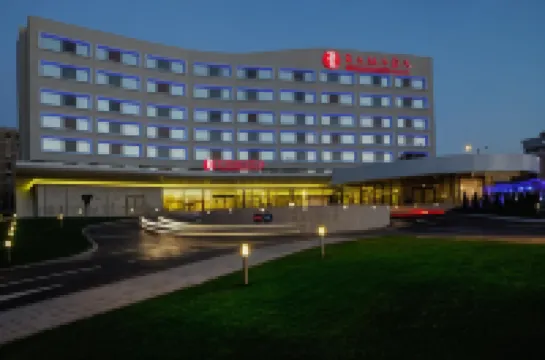 Ramada Plaza by Wyndham Craiova Các khách sạn ở 