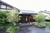 Nanakamado - parking