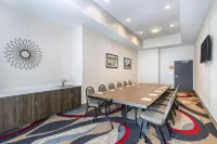 La Quinta Inn & Suites by Wyndham Bloomington