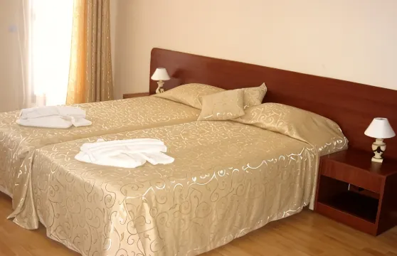 珀西弗洛拉公寓式酒店