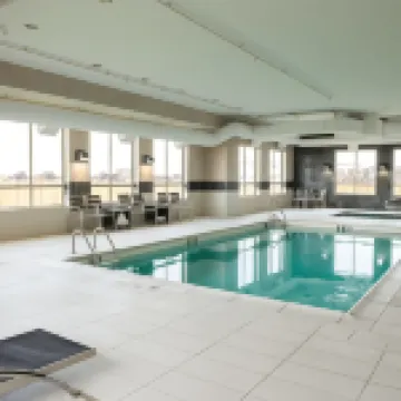 햄프턴 인 & 스위트 이스트 게이트 리자이나