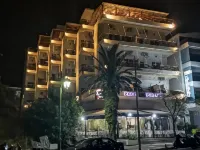 Petit Palais Hotel - Desayuno