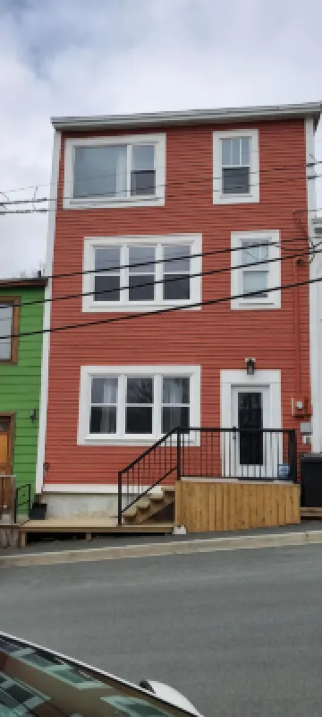 Historic Signal Hill Escape. Hot tub/ocean view