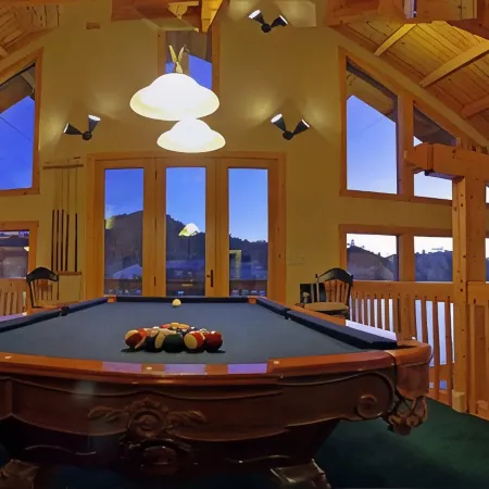 Large Lake Front w/ Own Dock and Mountain Views. Sleeps 20 Cert Vrp-25-0468