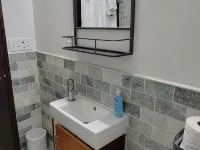 KC Tiny Home Hotels near Red Bridge United Methodist