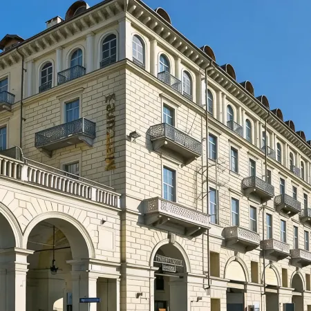Best Western Crystal Palace Hotel Отели рядом с достопримечательностью «Площадь Сан-Карло»