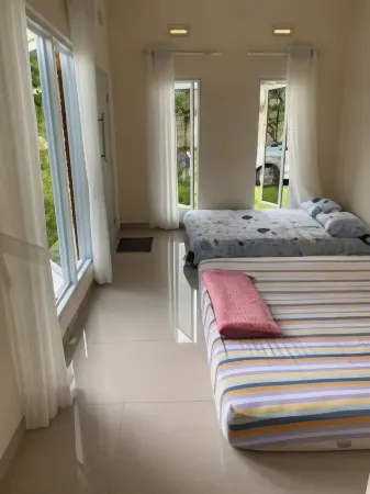 Pondok Omahku Cidahu Отели в г. Cicurug