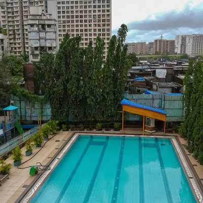 Club Emerald Hotels near Lokmanya Tilak Station