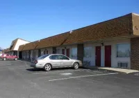 Rodeway Inn - parking