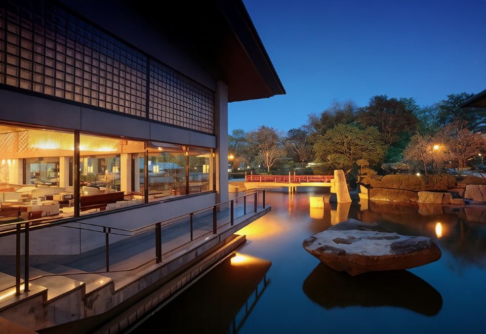 [료쿠스이테이 센다이의 객실 내부 및 전망]