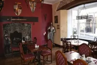 The Red Lion Hotels in Llandovery