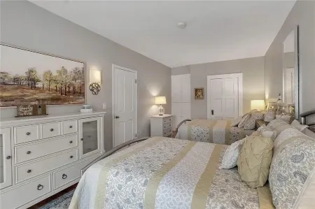 Charming 4-bedroom house with AC in Orchard Park - hometown of the Buffalo Bills