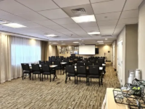 Staybridge Suites MARQUETTE by IHG