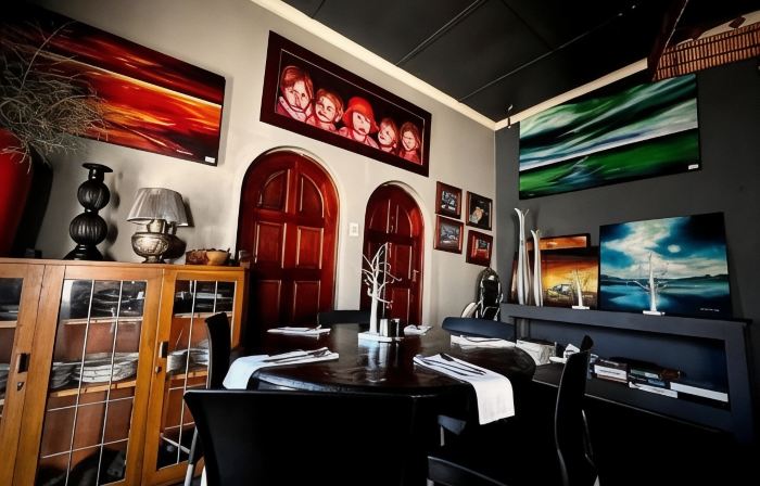 44 on Ennis Guest Lodge and Restaurant -
