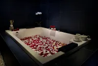 Sovereign Bali Hotel - Hot Tub