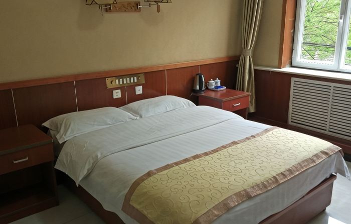 Chengde Yiju Hotel