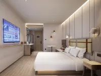 Homeinn Selected Hotel (Qingdao Chengzhongcheng Fenggang Road Subway Station) Hotels near Chengyang District