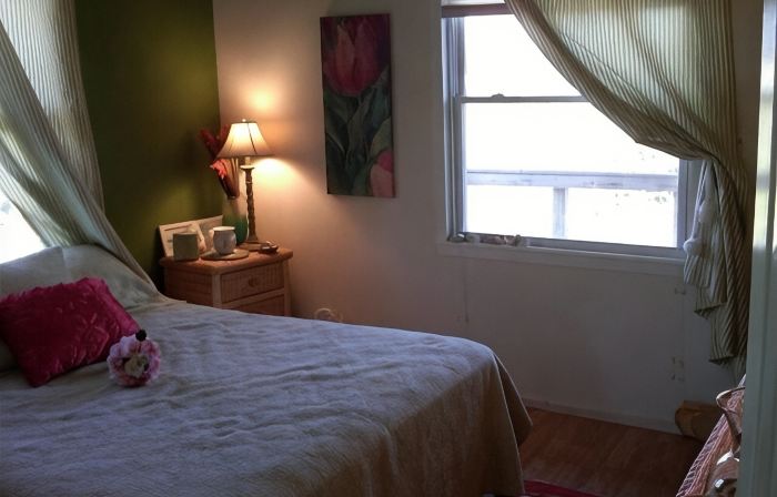 AIR CONDITIONED 4 Bed/2 Bath Beach House