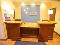 Holiday Inn Express & Suites CHARLESTON-KANAWHA CITY by IHG - Parking