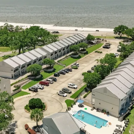 Beautiful Long Beach Condo with Ocean View!