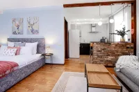 Yevrouyut V Tikhom Rayone Ryadom S Tsentrom Apartments - 2-Star
