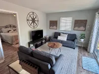 POOL, PARKING, 2BR 2 BA, walk to town! -  Habitaciones en casas particulares