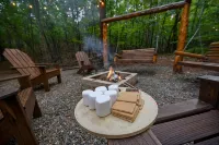 Couples/Family Cabin/Fire Pit/4 Fireplaces/Hot Tub/Horseshoes Pit/Grill/Swings - Chalets