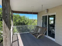 One level 4 Bedroom House with Pool, Large Docks, Canal Access - The Turtle Club