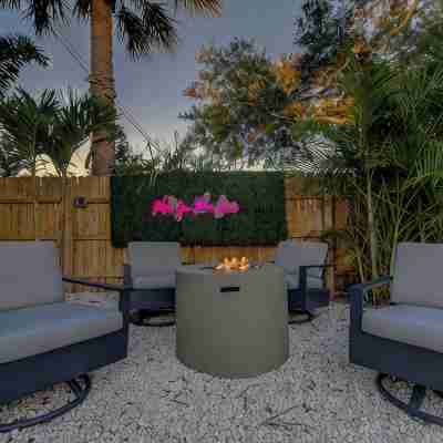 Triplex- 1 Block to the Beach, Heated Pool ,Putt-Putt, Bikes, Games Hotel Exterior