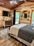 Livin on the Edge Cabin in Albert Pike Recreation Area. Beautiful place to stay! - Alphydda