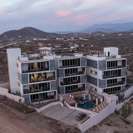 Quick walk to Cerritos Beach, private Hot tub, pool, gym, ocean & mountain VIEWS